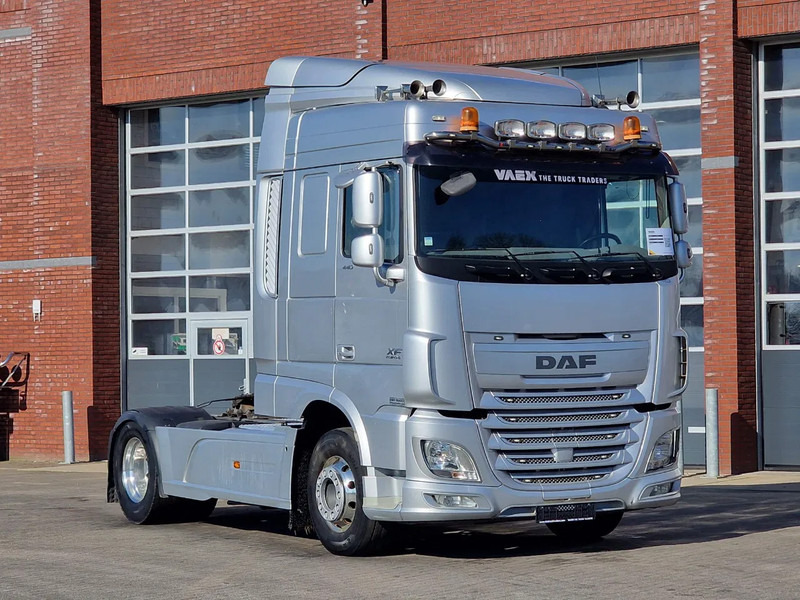 DAF XF 440 SpaceCab 4x2 - Full spoiler - Alloy wheels - Air horn - Light bar - Тягач: фото 1 DAF XF 440 SpaceCab 4x2 - Full spoiler - Alloy wheels - Air horn - Light bar - Тягач: фото 1