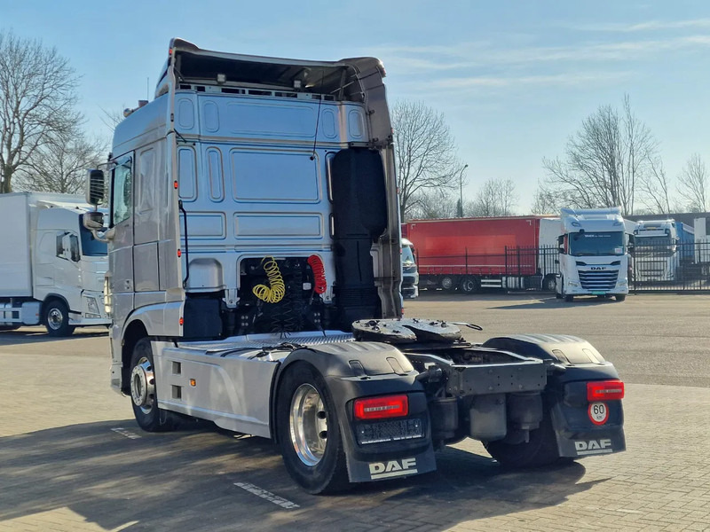 DAF XF 440 SpaceCab 4x2 - Full spoiler - Alloy wheels - Air horn - Light bar - Тягач: фото 5 DAF XF 440 SpaceCab 4x2 - Full spoiler - Alloy wheels - Air horn - Light bar - Тягач: фото 5