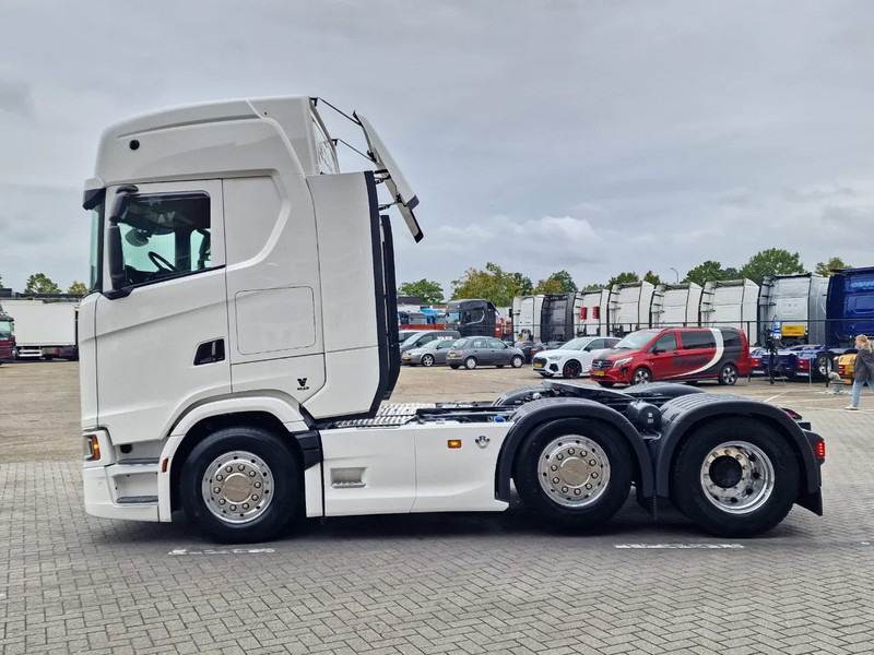 Scania 590S V8 NGS Highline 6x2/4 - New - Full spec - Retarder - Night clima - New dashboard - Leather - NEW - Тягач: фото 5 Scania 590S V8 NGS Highline 6x2/4 - New - Full spec - Retarder - Night clima - New dashboard - Leather - NEW - Тягач: фото 5