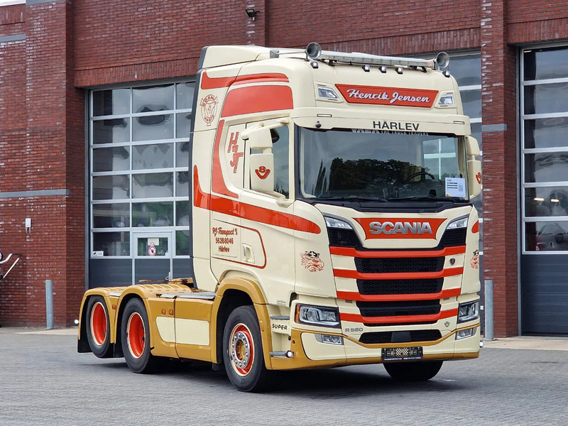 Scania R580 V8 NGS Highline 6x2 - PTO/Hydraulic - 2.95 WB - Retarder - Night clima - Custom interior - Тягач: фото 1 Scania R580 V8 NGS Highline 6x2 - PTO/Hydraulic - 2.95 WB - Retarder - Night clima - Custom interior - Тягач: фото 1
