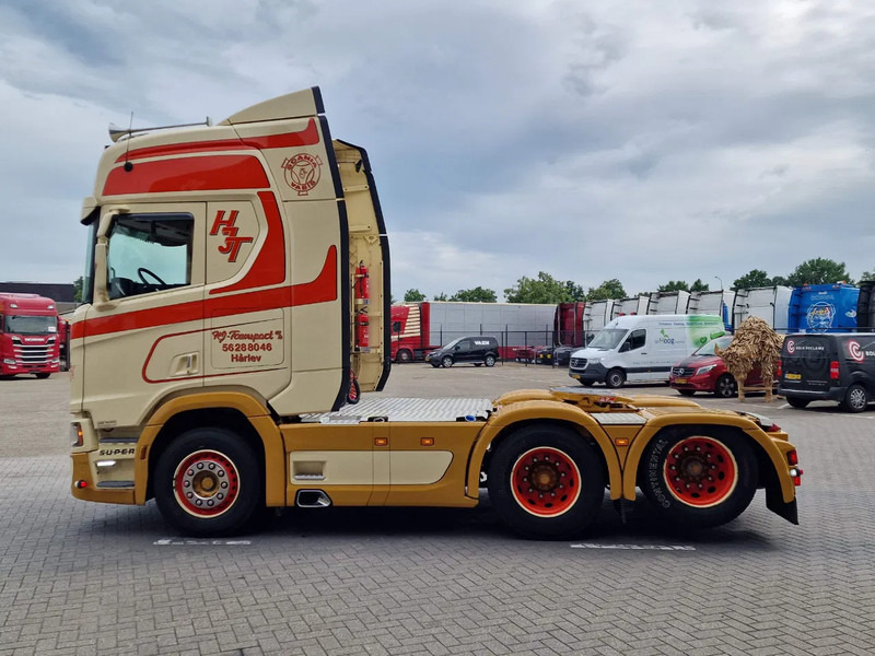 Scania R580 V8 NGS Highline 6x2 - PTO/Hydraulic - 2.95 WB - Retarder - Night clima - Custom interior - Тягач: фото 4 Scania R580 V8 NGS Highline 6x2 - PTO/Hydraulic - 2.95 WB - Retarder - Night clima - Custom interior - Тягач: фото 4