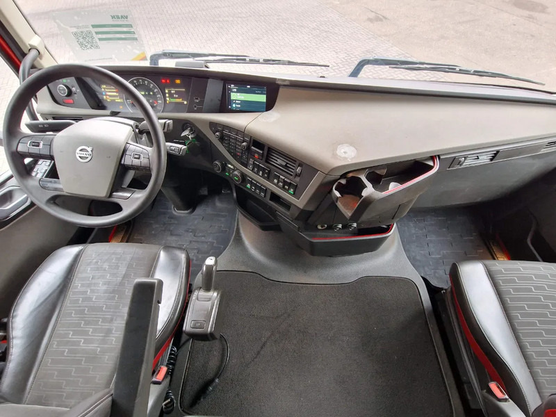 Тягач Volvo FH 13.500 6x2 - PTO/Hydraulic - I Save - 3.00 WB - Full air: фото 12 Тягач Volvo FH 13.500 6x2 - PTO/Hydraulic - I Save - 3.00 WB - Full air: фото 12