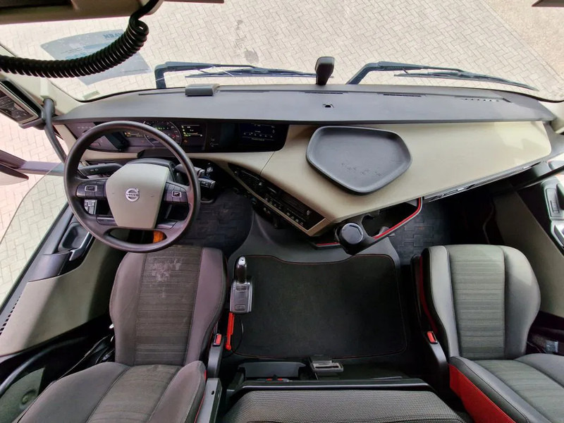 Volvo FH 13.500 6x4 - HMF 1153 K2 crane kran grua - Hydraulic - Lift axle - Euro 6 в лизинг Volvo FH 13.500 6x4 - HMF 1153 K2 crane kran grua - Hydraulic - Lift axle - Euro 6: фото 13