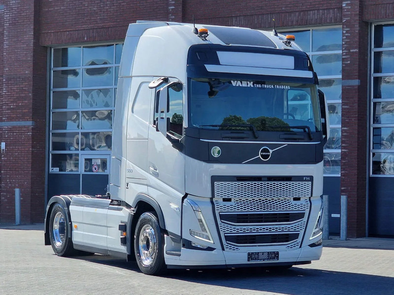 Volvo FH 13.500 Globetrotter XL 4x2 - NEW - Full spec - I parkcool - Full air - - Тягач: фото 1 Volvo FH 13.500 Globetrotter XL 4x2 - NEW - Full spec - I parkcool - Full air - - Тягач: фото 1