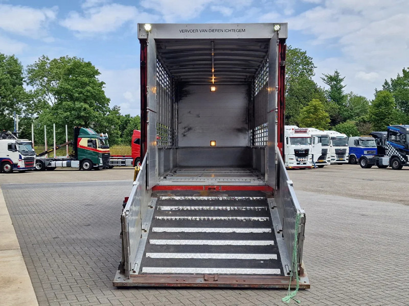 Грузовик для перевозки животных Volvo FM 250 4x- Livestock 2 deck - Lifting floors - Loadlift - Manual gearbox: фото 8