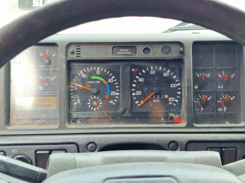 Грузовик для перевозки животных Volvo FM 250 4x- Livestock 2 deck - Lifting floors - Loadlift - Manual gearbox: фото 14