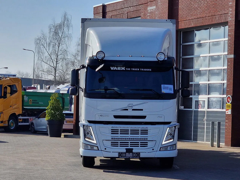 Volvo FM 330 4x2 - Carrier MT 18 Frigo - Loadlift - Full air - Sleepercab - Рефрижератор: фото 2 Volvo FM 330 4x2 - Carrier MT 18 Frigo - Loadlift - Full air - Sleepercab - Рефрижератор: фото 2