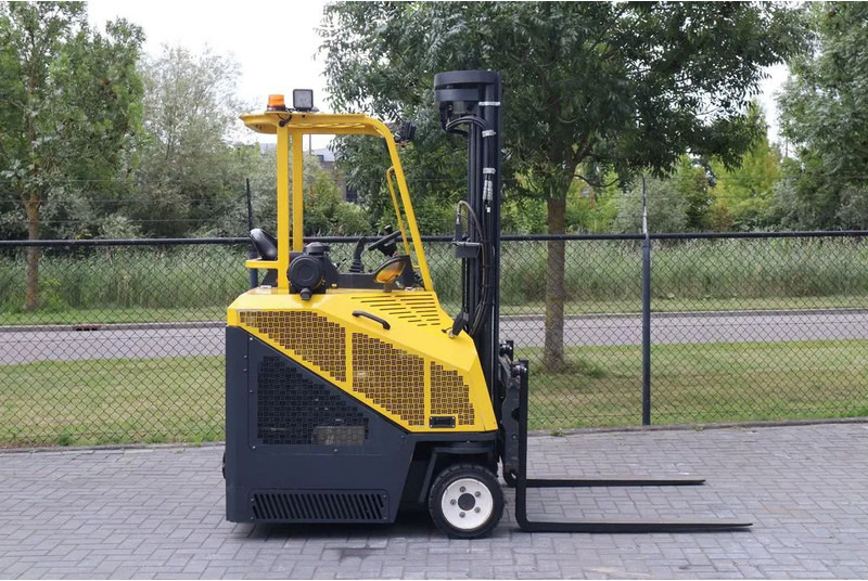 Combilift CB3000 | 2.5 TON | 6 METER | TRIPLEX | SIDESHIFT - Четырехсторонний погрузчик: фото 4 Combilift CB3000 | 2.5 TON | 6 METER | TRIPLEX | SIDESHIFT - Четырехсторонний погрузчик: фото 4