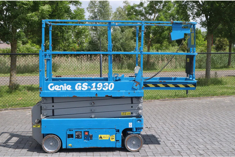 Genie GS-1930 | 7.8 METER | 227 KG - Ножничный подъемник: фото 4 Genie GS-1930 | 7.8 METER | 227 KG - Ножничный подъемник: фото 4