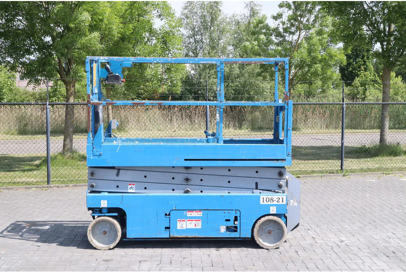 Genie GS-2032 | 8 METER | 363 KG - Ножничный подъемник: фото 1 Genie GS-2032 | 8 METER | 363 KG - Ножничный подъемник: фото 1