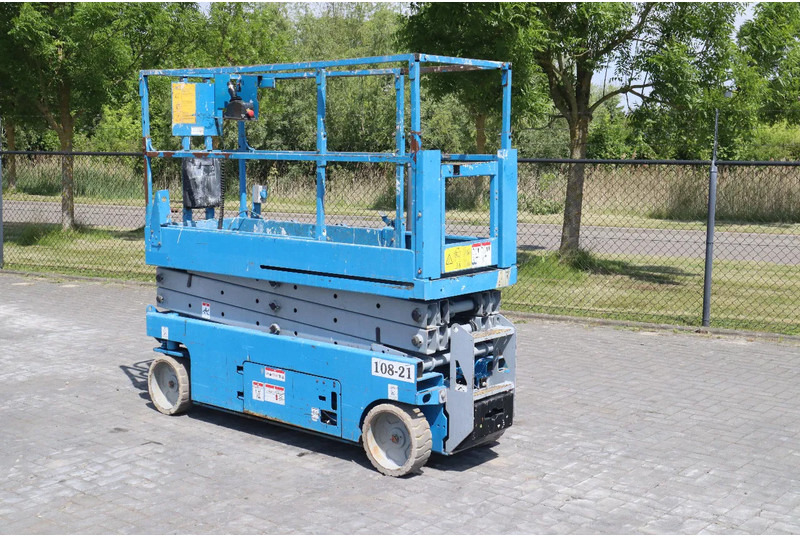 Genie GS-2032 | 8 METER | 363 KG - Ножничный подъемник: фото 2 Genie GS-2032 | 8 METER | 363 KG - Ножничный подъемник: фото 2