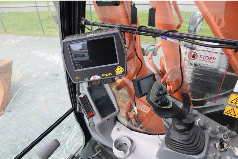 Гусеничный экскаватор Hitachi ZX300 LC-6 | ROTOTILT | BUCKET | GPS: фото 18