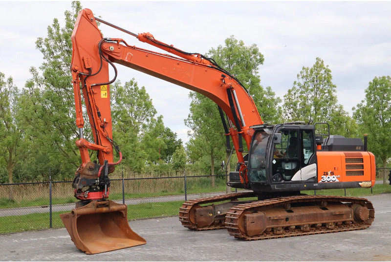 Hitachi ZX300 LC-6 | ROTOTILT | BUCKET | GPS - Гусеничный экскаватор: фото 2 Hitachi ZX300 LC-6 | ROTOTILT | BUCKET | GPS - Гусеничный экскаватор: фото 2