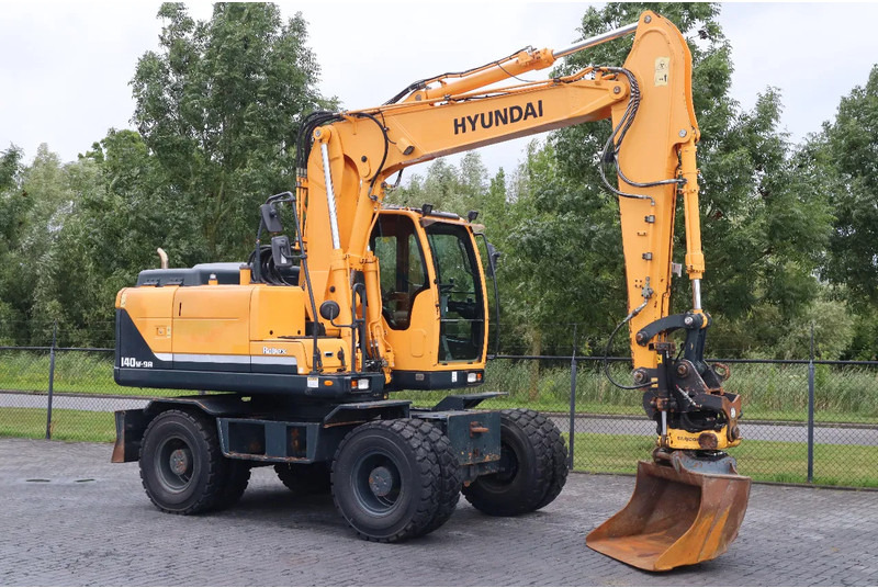 Hyundai ROBEX 140W-9A | ROTOTILT | BUCKET | ONLY 3502 HOUR! | GOOD TIRES - Колёсный экскаватор: фото 5 Hyundai ROBEX 140W-9A | ROTOTILT | BUCKET | ONLY 3502 HOUR! | GOOD TIRES - Колёсный экскаватор: фото 5