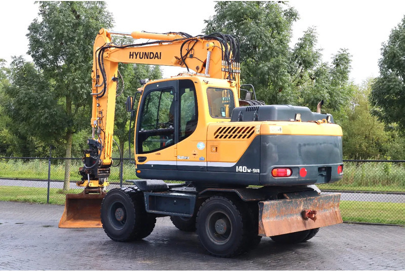 Hyundai ROBEX 140W-9A | ROTOTILT | BUCKET | ONLY 3502 HOUR! | GOOD TIRES - Колёсный экскаватор: фото 3 Hyundai ROBEX 140W-9A | ROTOTILT | BUCKET | ONLY 3502 HOUR! | GOOD TIRES - Колёсный экскаватор: фото 3