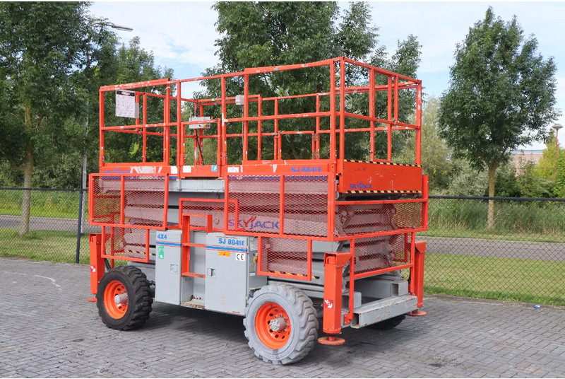 Skyjack SJ8841 E | 14.5 METER | 681 KG - Ножничный подъемник: фото 2 Skyjack SJ8841 E | 14.5 METER | 681 KG - Ножничный подъемник: фото 2