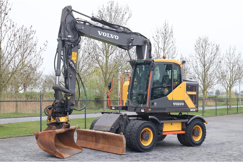 Volvo EWR 150 E | ROTOTILT | BUCKET | TRAILER HYDR - Колёсный экскаватор: фото 2 Volvo EWR 150 E | ROTOTILT | BUCKET | TRAILER HYDR - Колёсный экскаватор: фото 2