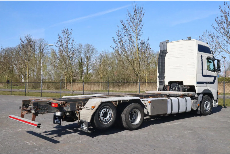 Volvo FH 460 | 6X2 | MANUAL | BDF | RETARDER | EURO 3 - Грузовик-шасси: фото 5 Volvo FH 460 | 6X2 | MANUAL | BDF | RETARDER | EURO 3 - Грузовик-шасси: фото 5