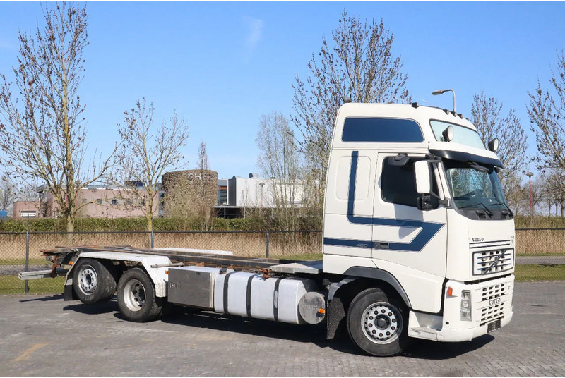 Volvo FH 460 | 6X2 | MANUAL | BDF | RETARDER | EURO 3 - Грузовик-шасси: фото 3 Volvo FH 460 | 6X2 | MANUAL | BDF | RETARDER | EURO 3 - Грузовик-шасси: фото 3
