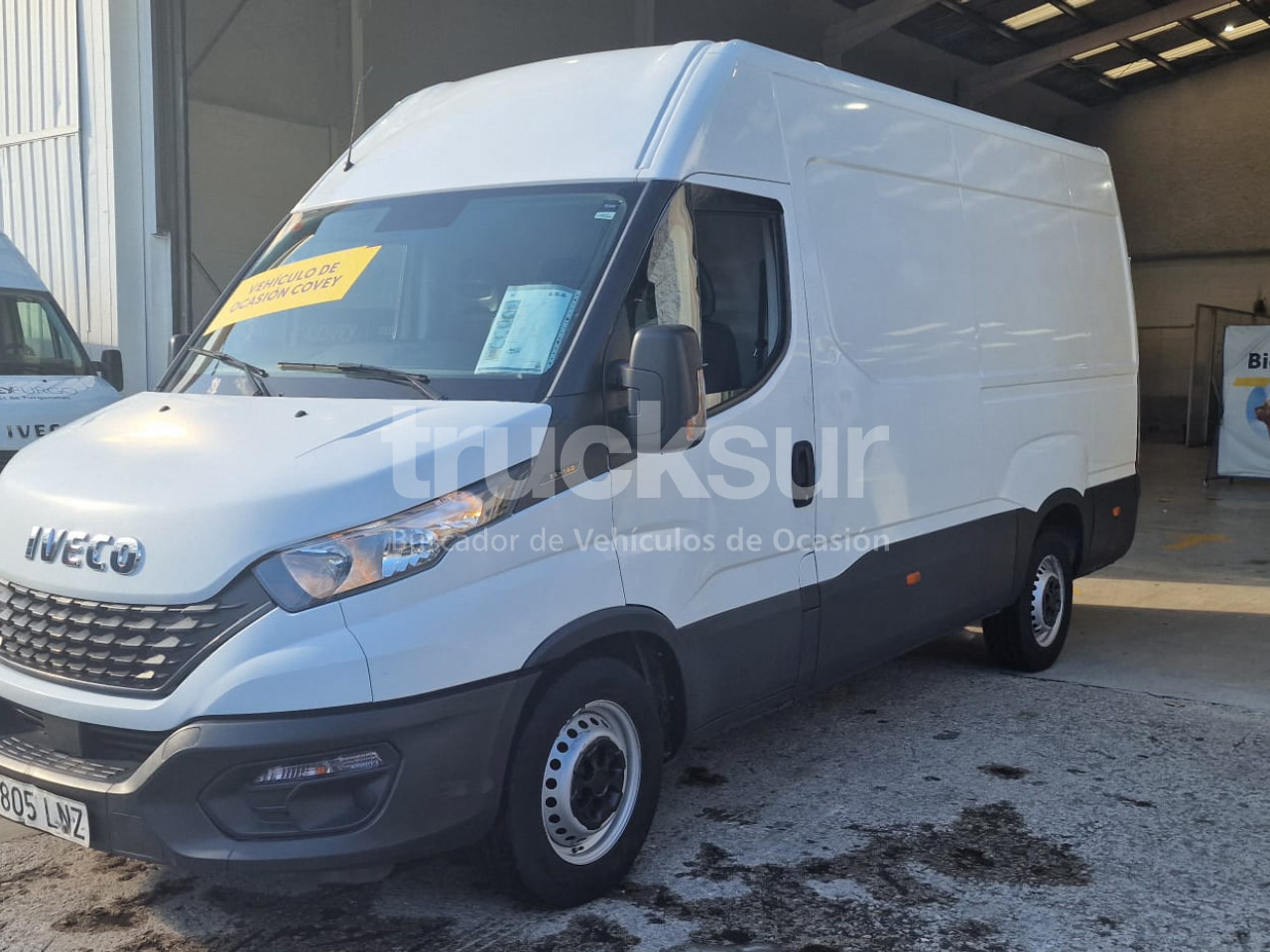 IVECO 35S14 12M3 - Фургон с закрытым кузовом: фото 2 IVECO 35S14 12M3 - Фургон с закрытым кузовом: фото 2