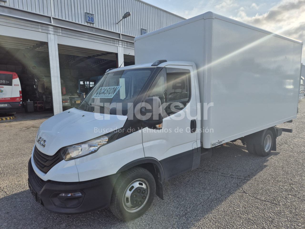 IVECO DAILY 35C16H - Фургон с закрытым кузовом: фото 1 IVECO DAILY 35C16H - Фургон с закрытым кузовом: фото 1