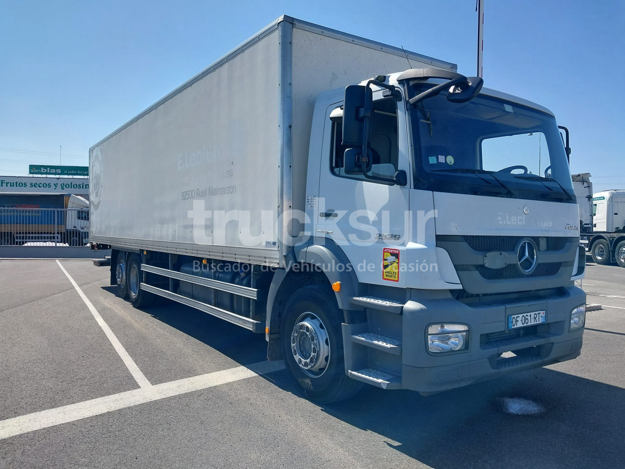 MERCEDES AXOR 2529 ejes 6x2*4 - Грузовик с закрытым кузовом: фото 2 MERCEDES AXOR 2529 ejes 6x2*4 - Грузовик с закрытым кузовом: фото 2