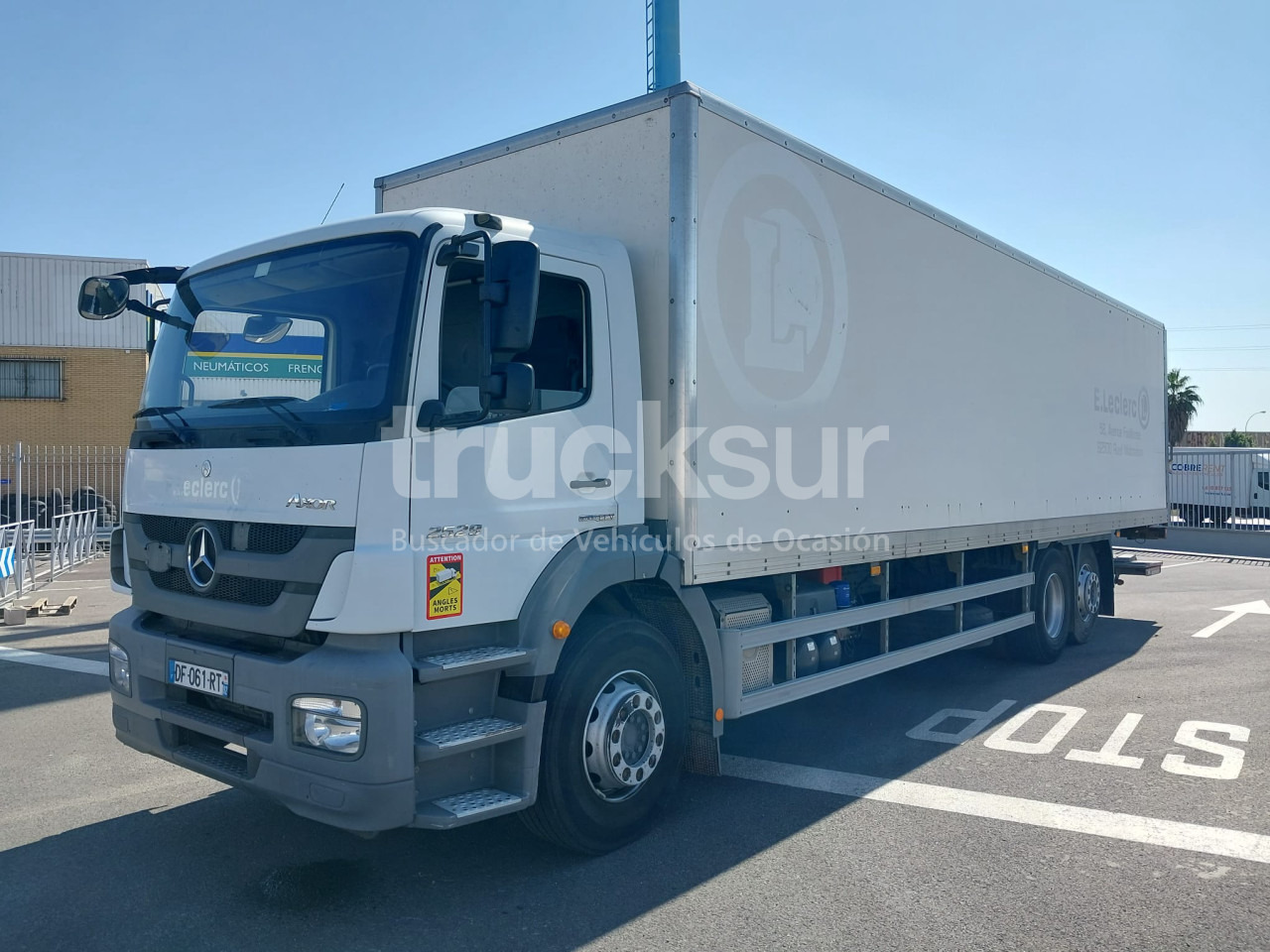 MERCEDES AXOR 2529 ejes 6x2*4 - Грузовик с закрытым кузовом: фото 1 MERCEDES AXOR 2529 ejes 6x2*4 - Грузовик с закрытым кузовом: фото 1