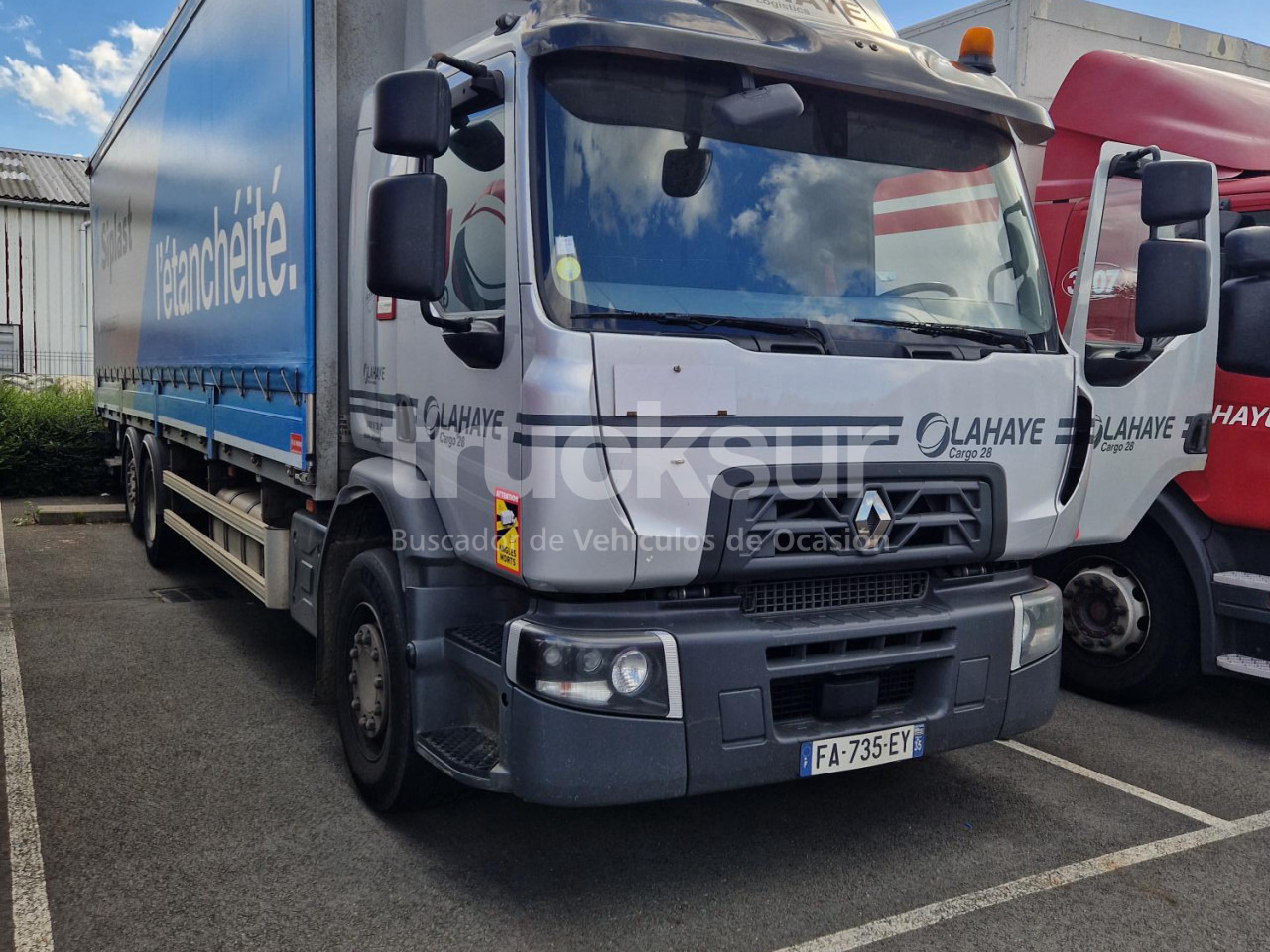 RENAULT D320.26 ejes 6x2*4 - Тентованный грузовик: фото 1 RENAULT D320.26 ejes 6x2*4 - Тентованный грузовик: фото 1