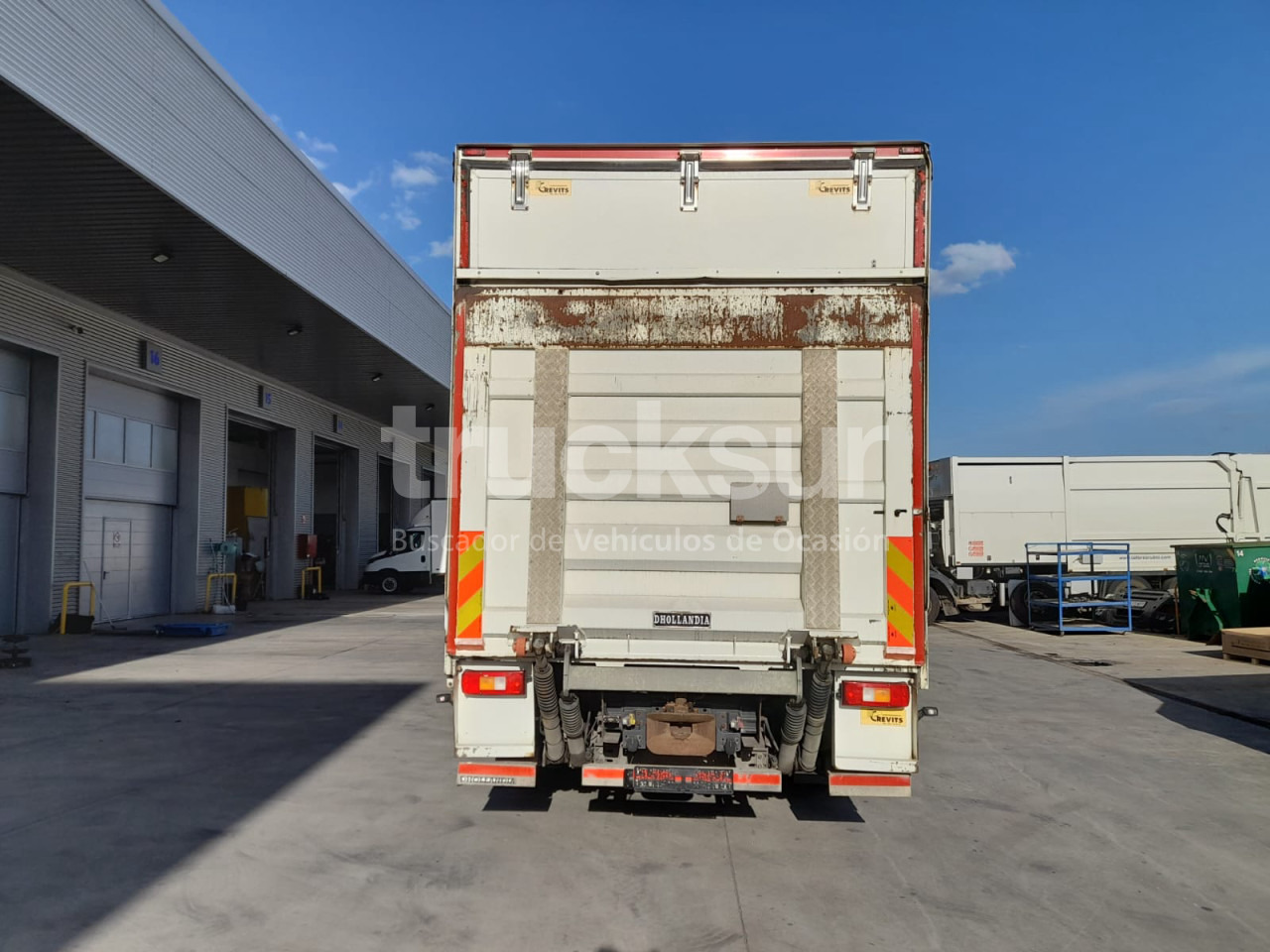 RENAULT D320.26 ejes 6x2*4 - Тентованный грузовик: фото 5 RENAULT D320.26 ejes 6x2*4 - Тентованный грузовик: фото 5