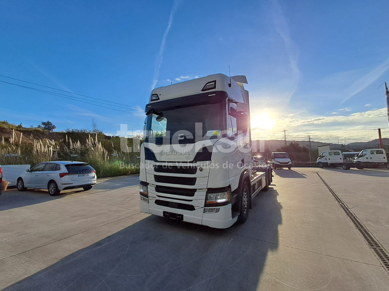 SCANIA R450.26 ejes 6x2*4 - Грузовик-шасси: фото 2 SCANIA R450.26 ejes 6x2*4 - Грузовик-шасси: фото 2
