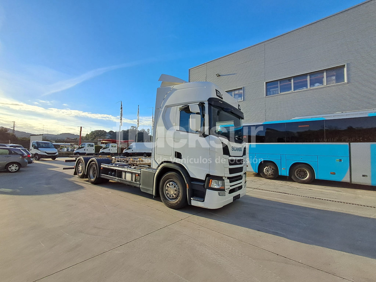 SCANIA R450.26 ejes 6x2*4 - Грузовик-шасси: фото 1 SCANIA R450.26 ejes 6x2*4 - Грузовик-шасси: фото 1