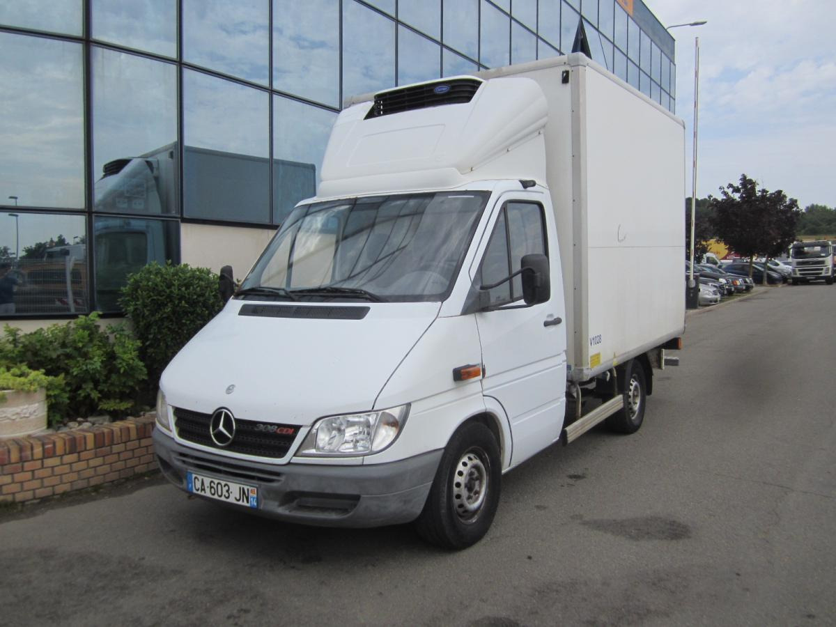 Mercedes 308D - Фургон-рефрижератор: фото 1 Mercedes 308D - Фургон-рефрижератор: фото 1