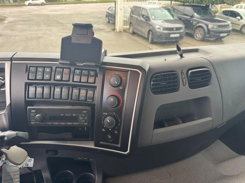 Грузовик бортовой/ Платформа Renault Gamme C 320 DTI8: фото 27