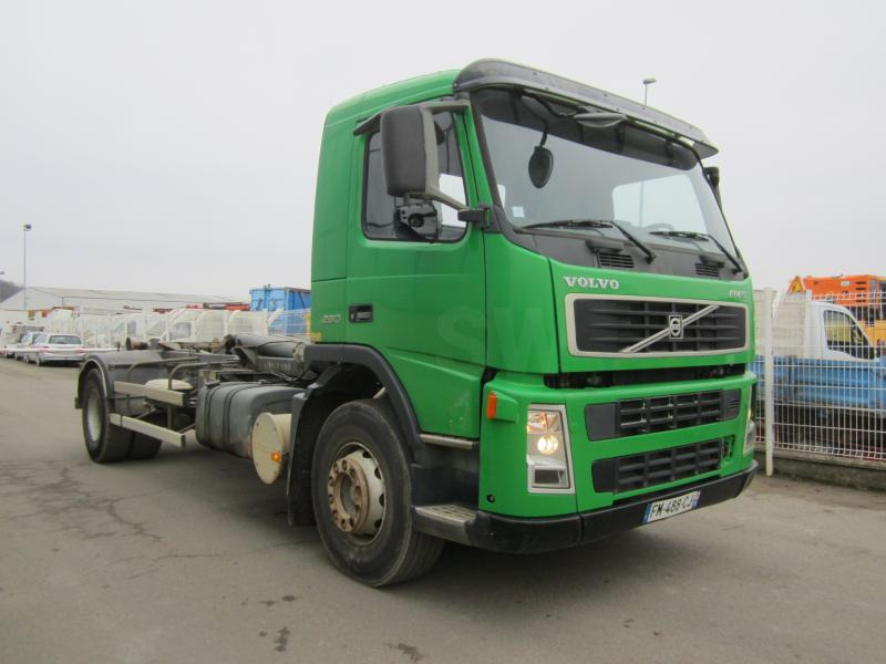 Volvo FM 260 - Крюковой мультилифт: фото 2 Volvo FM 260 - Крюковой мультилифт: фото 2
