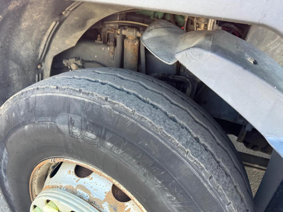 Портальный бункеровоз Volvo FM 380: фото 12 Портальный бункеровоз Volvo FM 380: фото 12