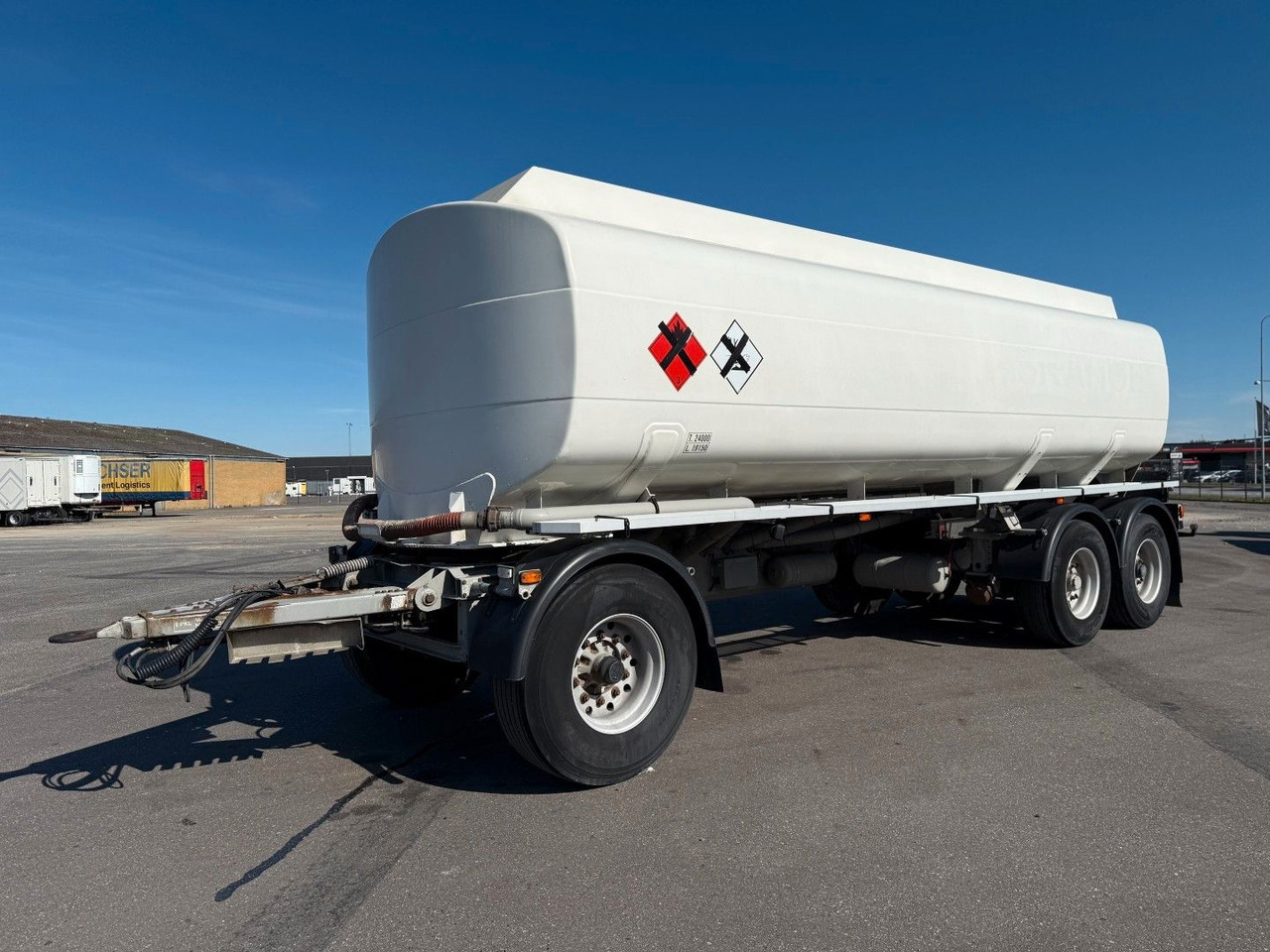 HMK Bilcon 27.000 l. ADR 5 compartment - Прицеп-цистерна: фото 1 HMK Bilcon 27.000 l. ADR 5 compartment - Прицеп-цистерна: фото 1