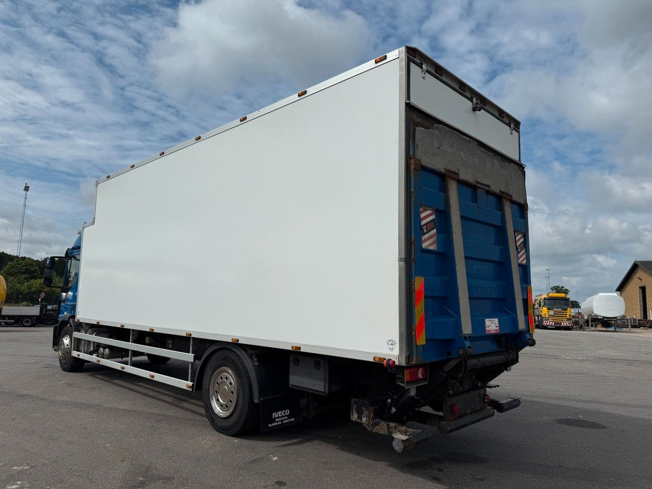 Iveco EuroCargo 180 E28 4x2 Thermo King T-1000R - Рефрижератор: фото 4 Iveco EuroCargo 180 E28 4x2 Thermo King T-1000R - Рефрижератор: фото 4