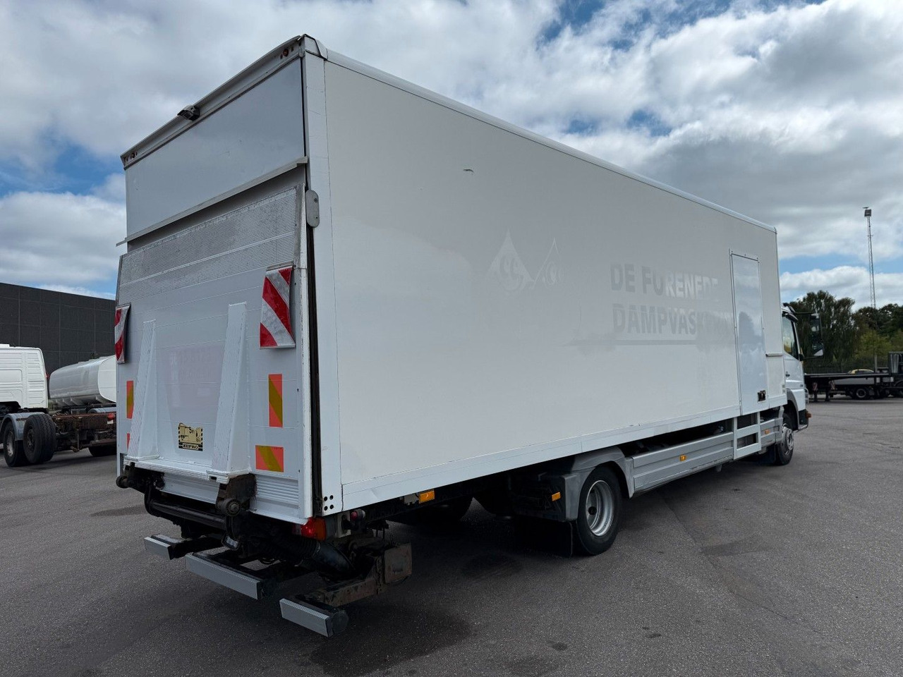 Mercedes-Benz Atego 1218 4x2 Euro 5 8,0 m. koffer - Грузовик с закрытым кузовом: фото 3 Mercedes-Benz Atego 1218 4x2 Euro 5 8,0 m. koffer - Грузовик с закрытым кузовом: фото 3