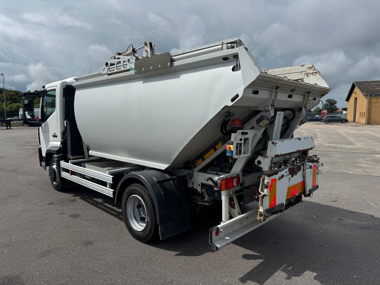 Renault D7.5 180 4x2 Semat/Techno Azimut 8 m3 Garbage - Мусоровоз: фото 4 Renault D7.5 180 4x2 Semat/Techno Azimut 8 m3 Garbage - Мусоровоз: фото 4