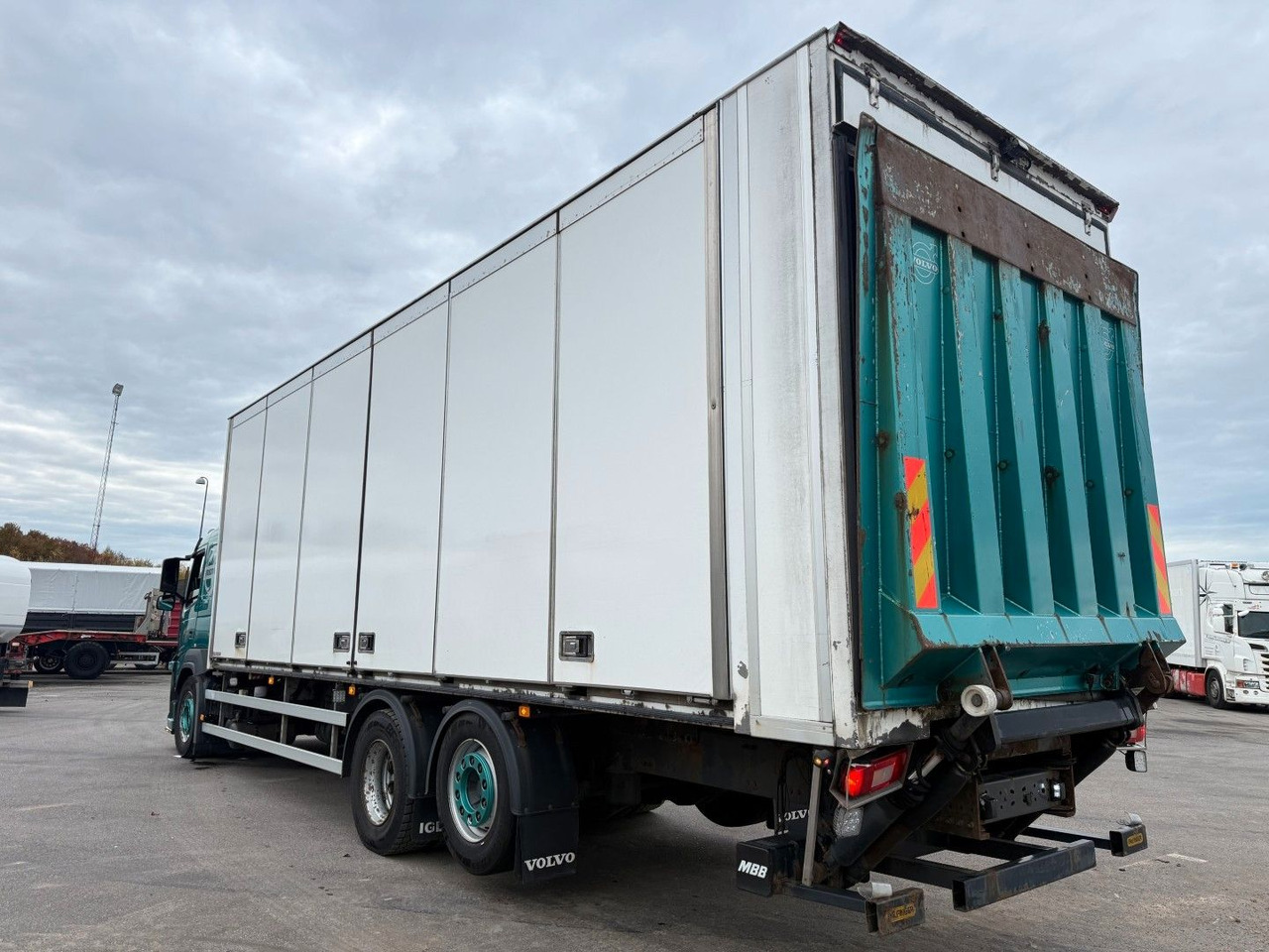 Volvo FM330 6x2*4 Carrier Supra 1050 Nordic - Рефрижератор: фото 4 Volvo FM330 6x2*4 Carrier Supra 1050 Nordic - Рефрижератор: фото 4