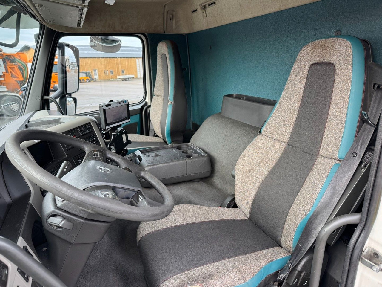 Volvo FM330 6x2*4 Carrier Supra 1250 Mt 9,9m (defekt f - Рефрижератор: фото 5 Volvo FM330 6x2*4 Carrier Supra 1250 Mt 9,9m (defekt f - Рефрижератор: фото 5