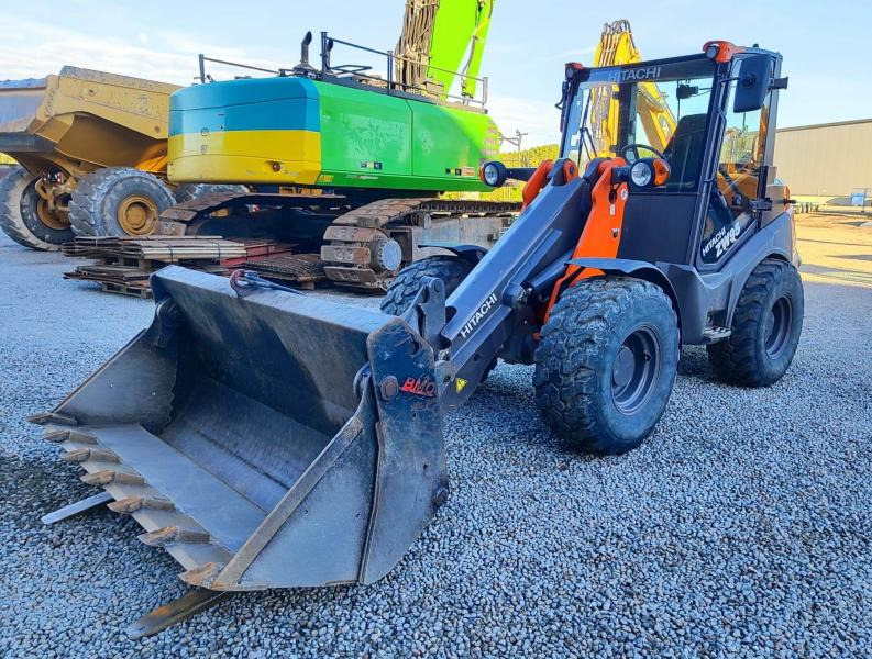 Hitachi ZW95 - Колёсный погрузчик: фото 2 Hitachi ZW95 - Колёсный погрузчик: фото 2