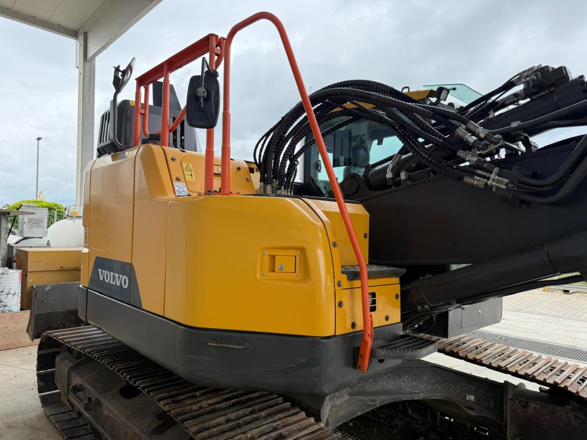 Volvo ECR235EL - Гусеничный экскаватор: фото 4 Volvo ECR235EL - Гусеничный экскаватор: фото 4