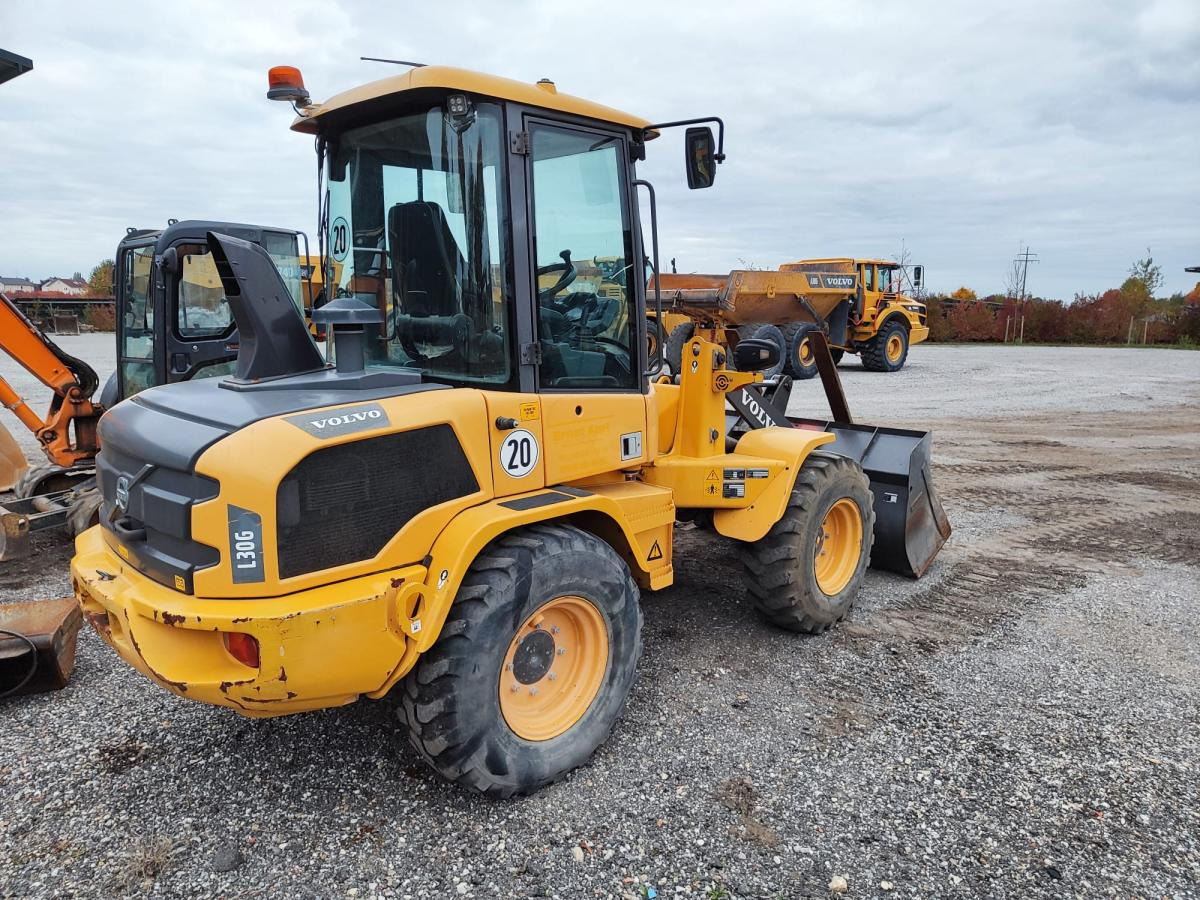 Volvo L30G - Колёсный погрузчик: фото 2 Volvo L30G - Колёсный погрузчик: фото 2