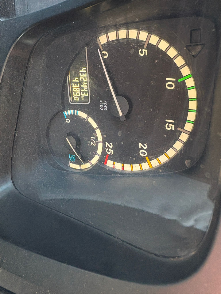 Mercedes Arocs 3240 - Грузовик бортовой/ Платформа: фото 5 Mercedes Arocs 3240 - Грузовик бортовой/ Платформа: фото 5