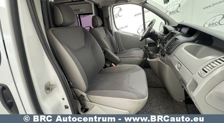 Opel Vivaro 2.5 CDTI - Дом на колесах: фото 5 Opel Vivaro 2.5 CDTI - Дом на колесах: фото 5