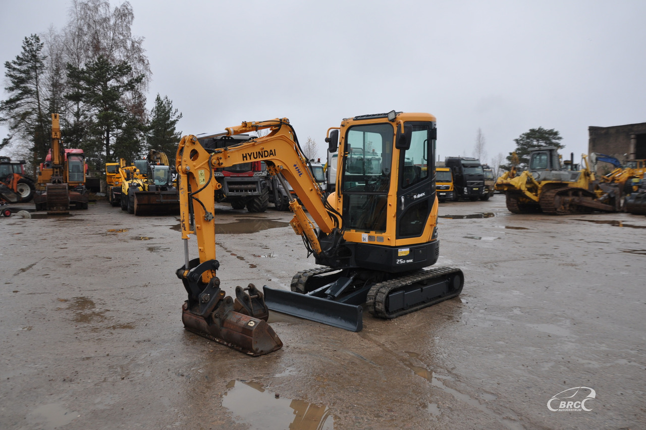 Hyundai R25Z-9AK - Мини-экскаватор: фото 1 Hyundai R25Z-9AK - Мини-экскаватор: фото 1