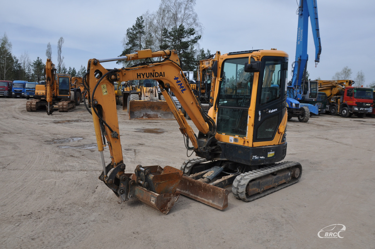 Hyundai R25Z-9AK - Мини-экскаватор: фото 1 Hyundai R25Z-9AK - Мини-экскаватор: фото 1