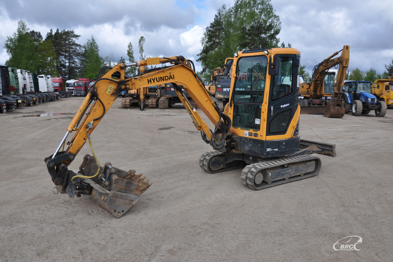 Hyundai R30Z-9AK - Мини-экскаватор: фото 1 Hyundai R30Z-9AK - Мини-экскаватор: фото 1