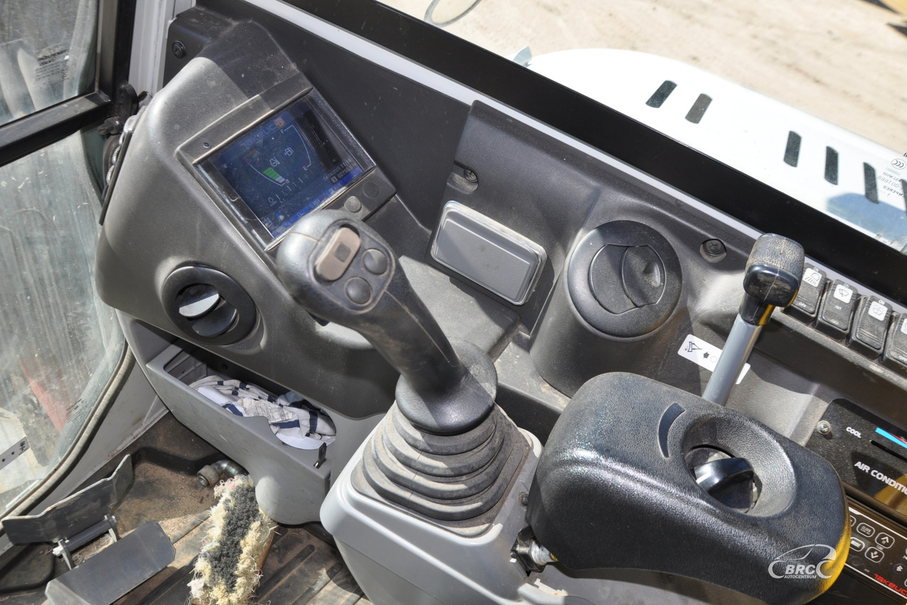 Гусеничный экскаватор Takeuchi TB260: фото 9